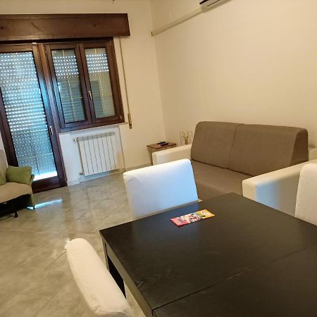 Modular King Suite - Intera Suite Vicino Aeroporto E Fiera Di Roma Фьюмичино Экстерьер фото