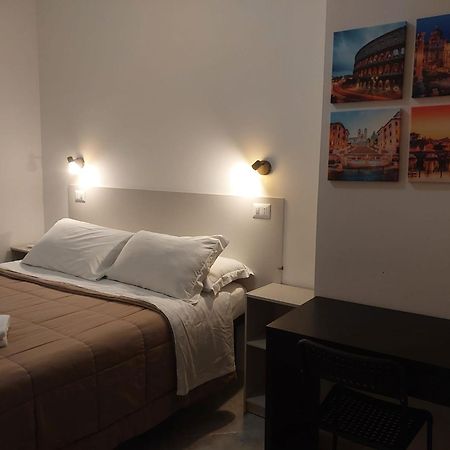Modular King Suite - Intera Suite Vicino Aeroporto E Fiera Di Roma Фьюмичино Экстерьер фото