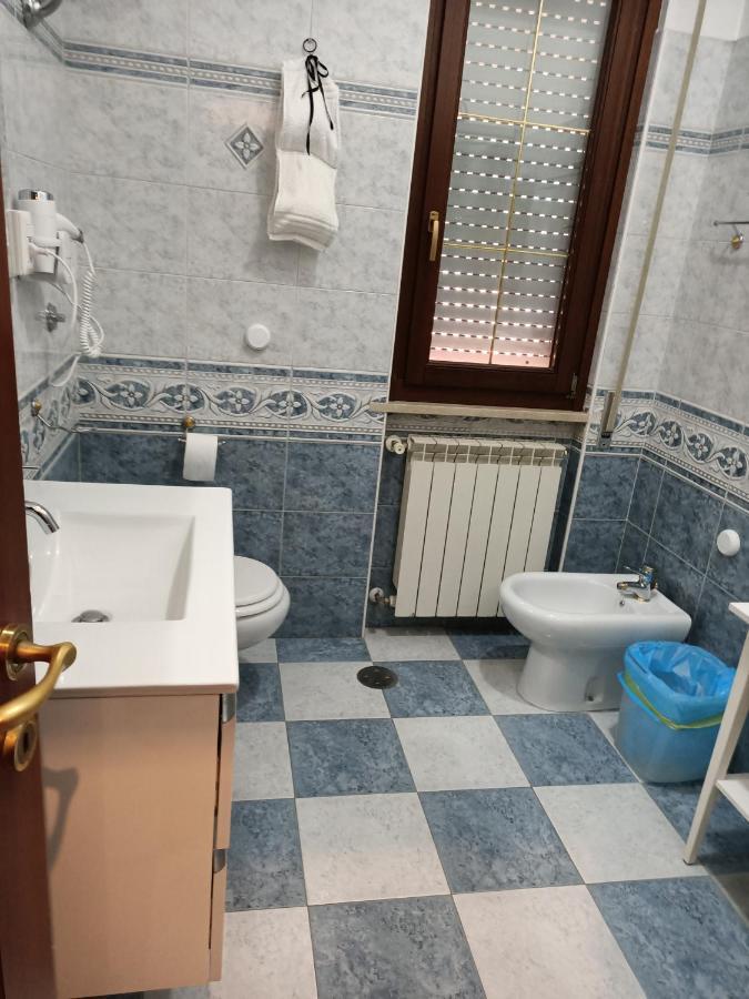 Modular King Suite - Intera Suite Vicino Aeroporto E Fiera Di Roma Фьюмичино Экстерьер фото