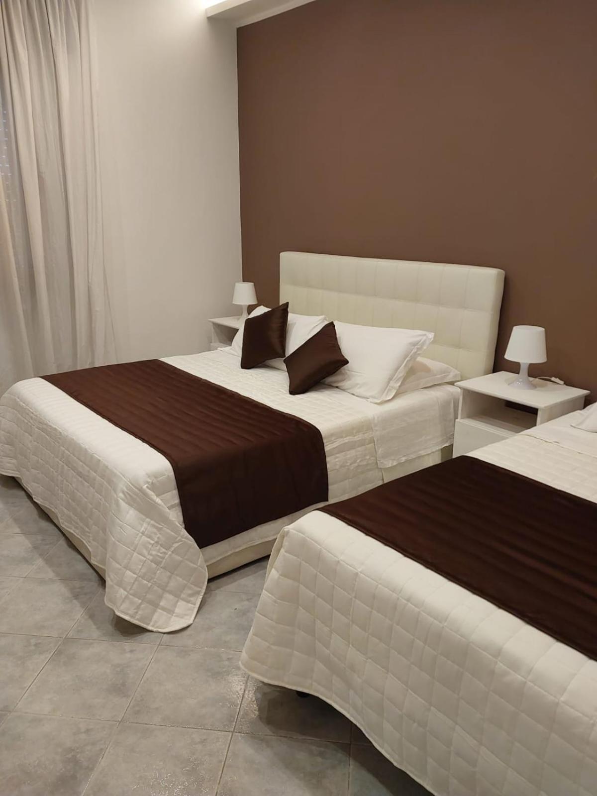 Modular King Suite - Intera Suite Vicino Aeroporto E Fiera Di Roma Фьюмичино Экстерьер фото