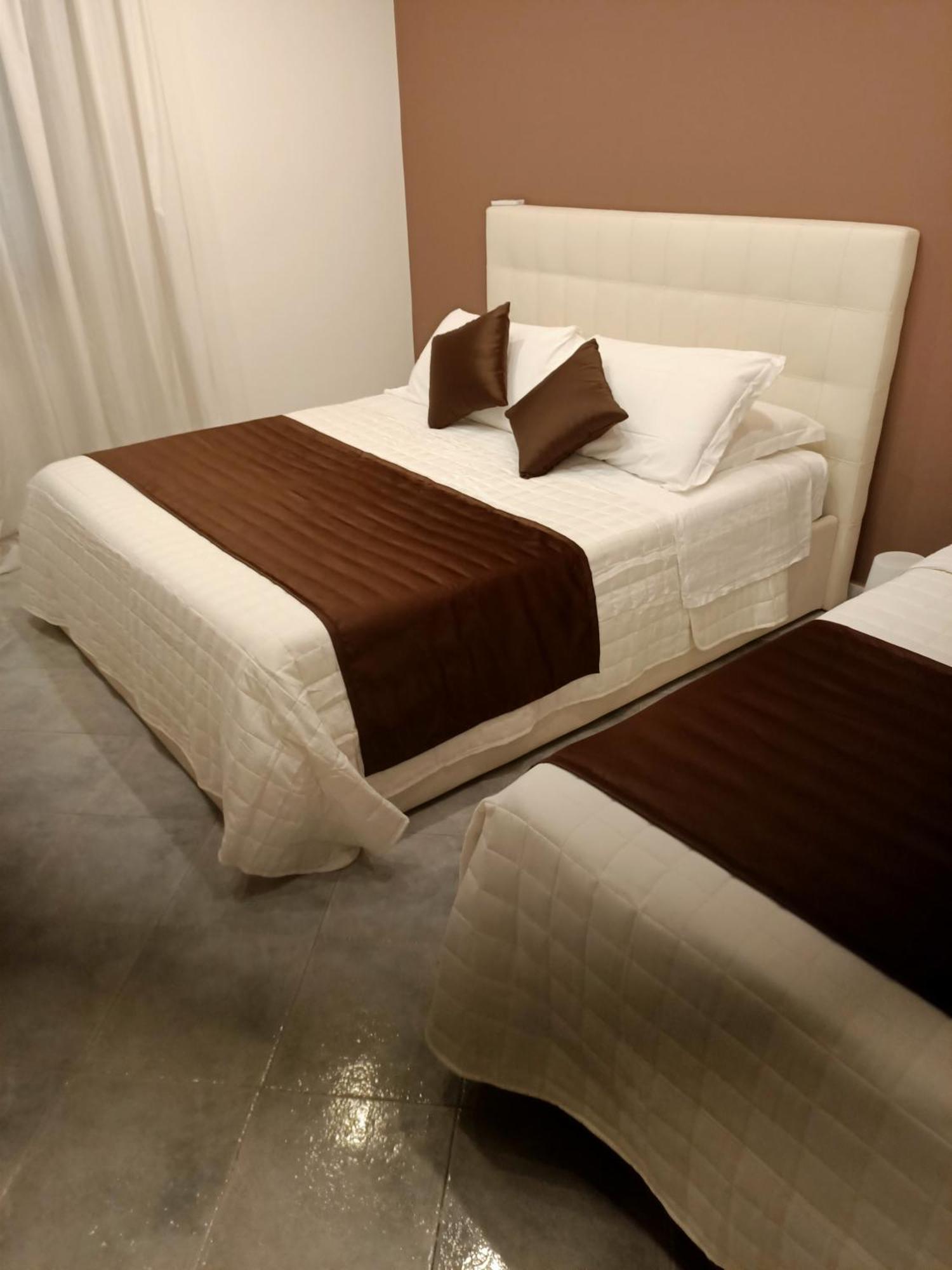 Modular King Suite - Intera Suite Vicino Aeroporto E Fiera Di Roma Фьюмичино Экстерьер фото